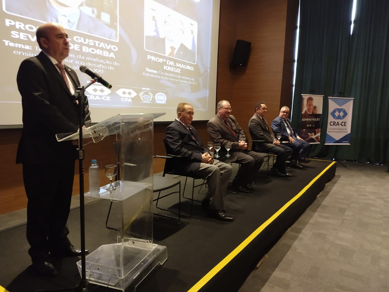 Leonardo Macedo destaca a importância da qualificação durante Fórum de IES